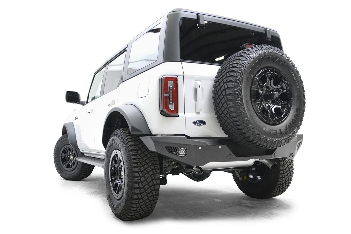 FAB FOURS FB21-Y5252-1 Fab Fours 21-22 Bronco Standard R/Bumper, Black (FB21-Y5252-1)