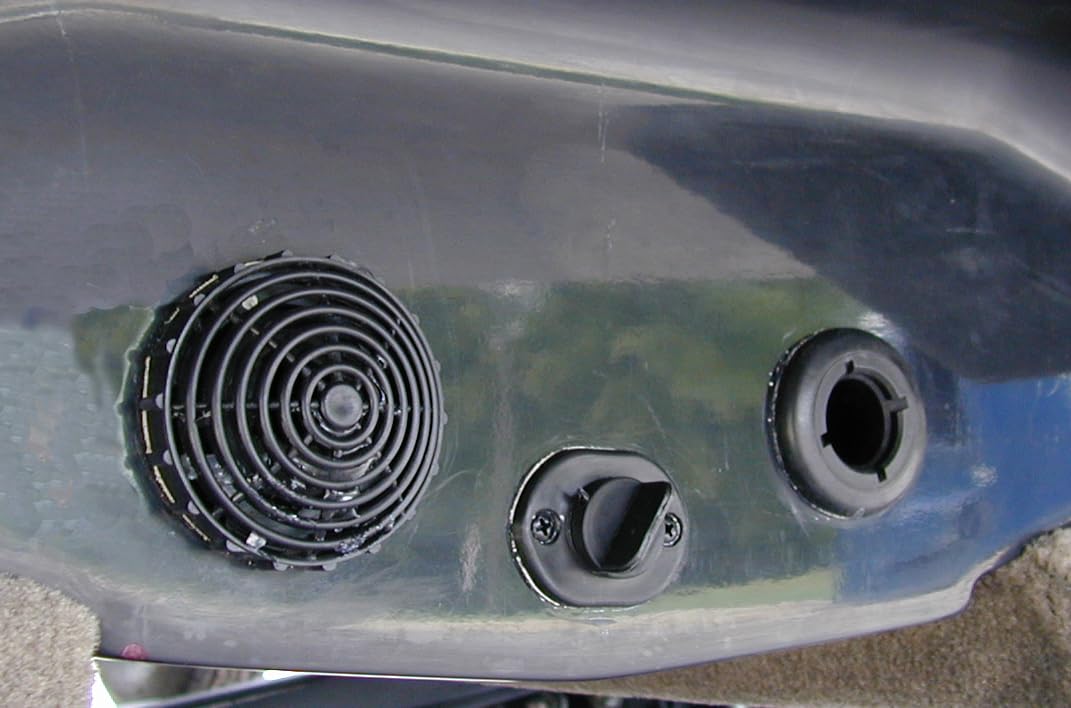 T-H MARINE AFD-2-DP T-H Marine Aerator Filter Dome for 3/4 Inch Thru-Hull or Pump Intake, 2.7 Inch Diameter Twist-Lock Two-Piece Debris Screen for Livewell Aerator and Overflow Drains