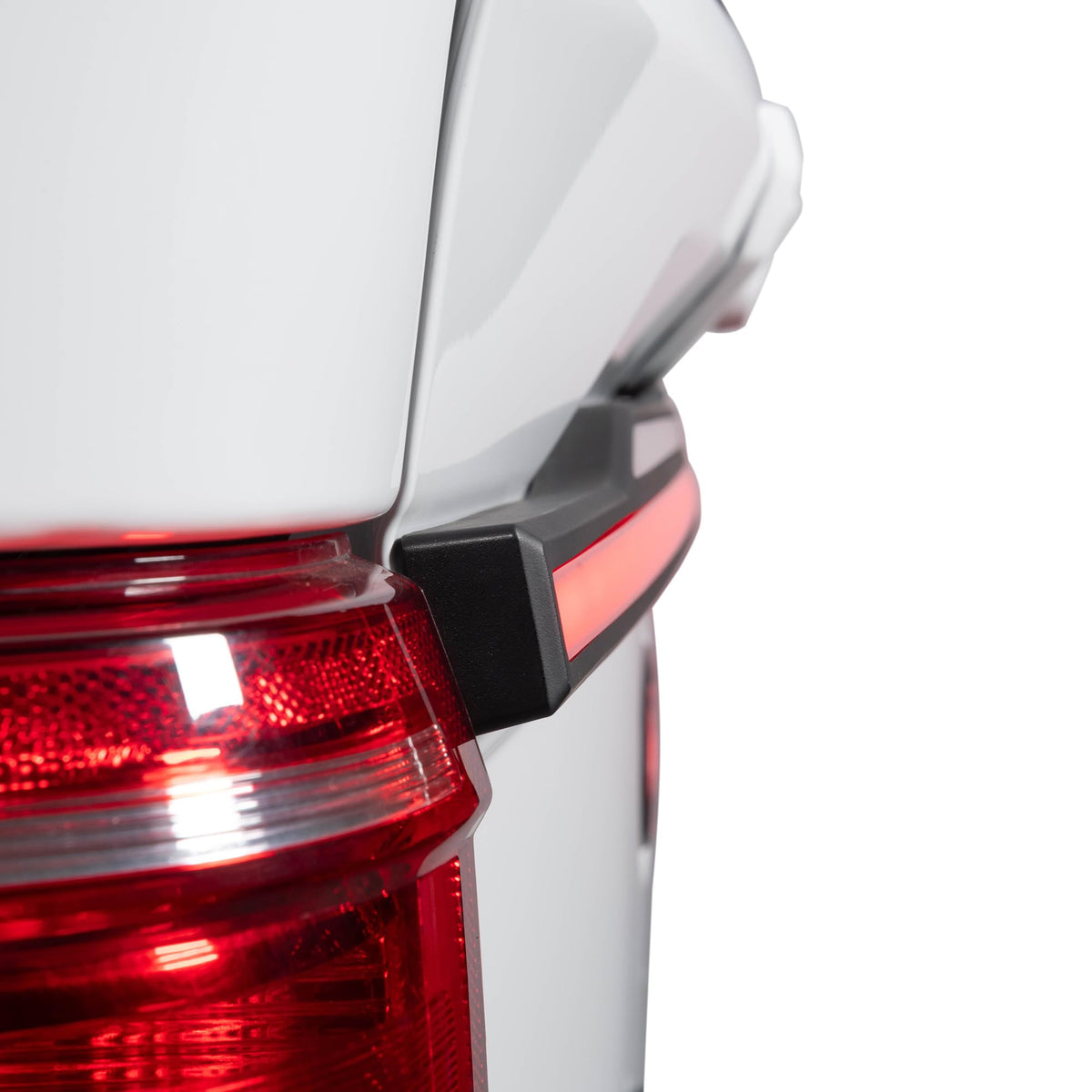Putco 92060-38 Putco 92060-38 Excalibur LED Tailgate Light Bar for 2024-2025 Ford F-150 with Factory LED Tail Lamps (With Onboard Scales Option)