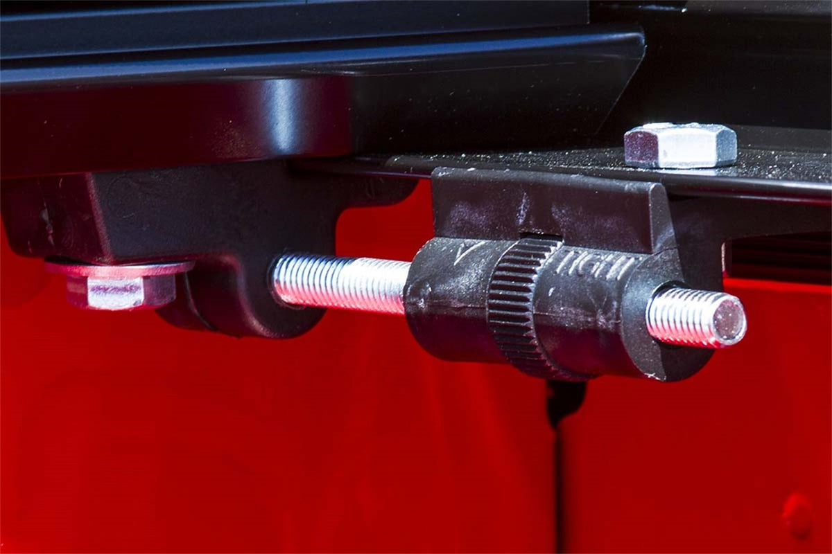 ACCESS 32199 Access 32199 Lite Rider Roll-Up Tonneau Cover
