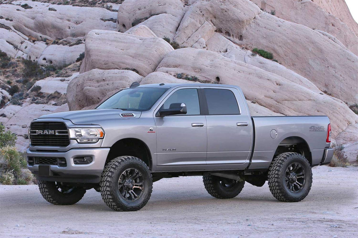 FABTECH K3173M Fabtech K3173M LIFT KIT SUSPENSION