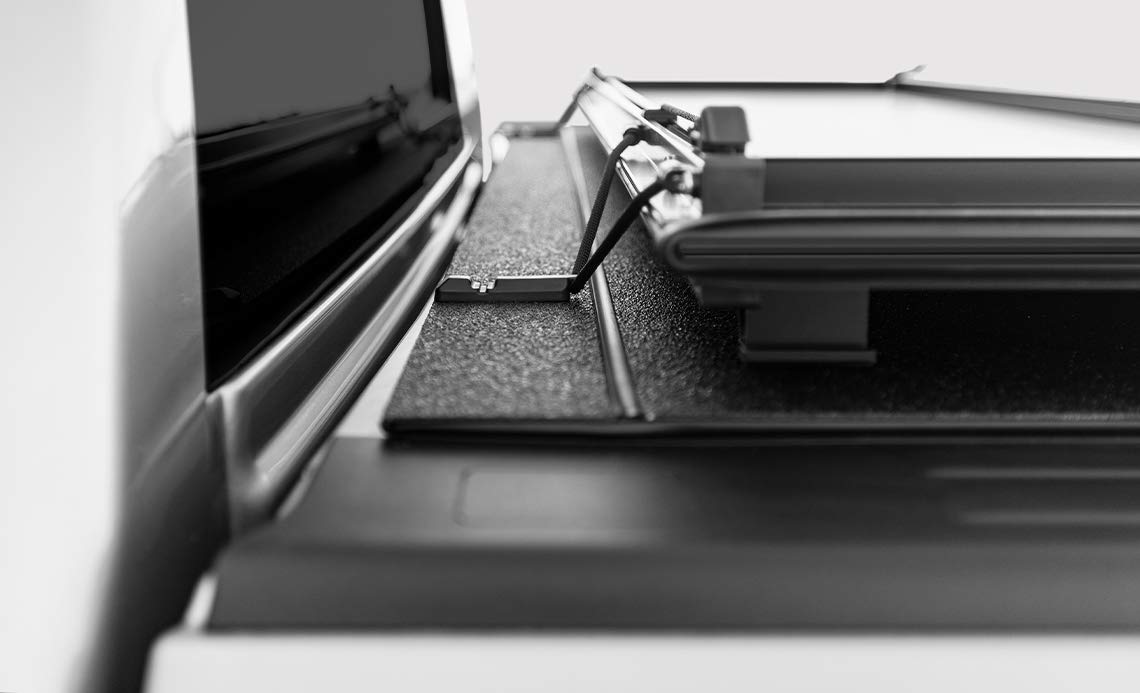Access G3060209 Access G3060209 Acc Lomax Tri-Fold Cover