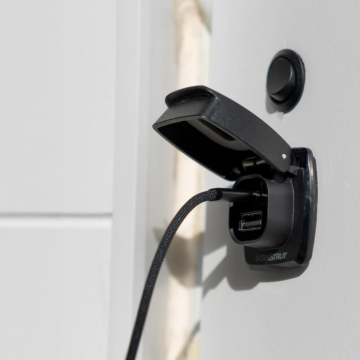 SCANSTRUT SC-USB-F4 Scanstrut SC-USB-F4 FLIP PRO PLUS - FAST CHARGE USB-A &