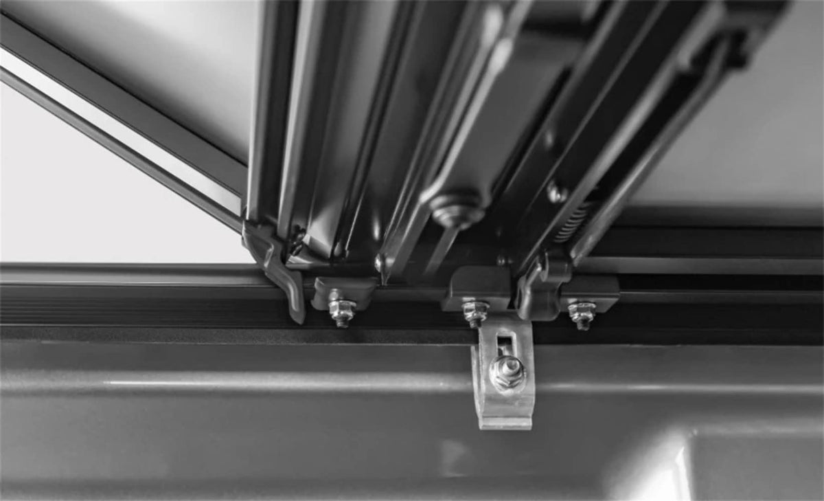 Lomax G3020099 LOMAX G3020099 Stance Hard Tri-Fold Cover; Black Urethane Finish; Split Rail;