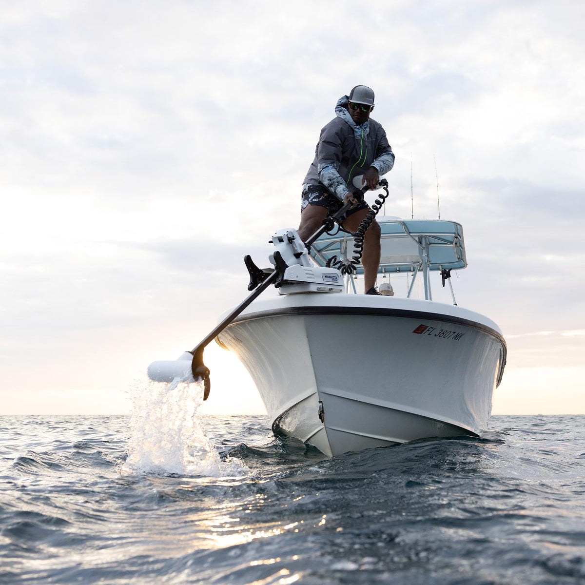 MINN KOTA 1363770 Minn Kota Riptide Terrova Bow-Mount Electric Trolling Motor with GPS, Spot-Lock – 55 Lb. Thrust, 54 In. Shaft, Saltwater