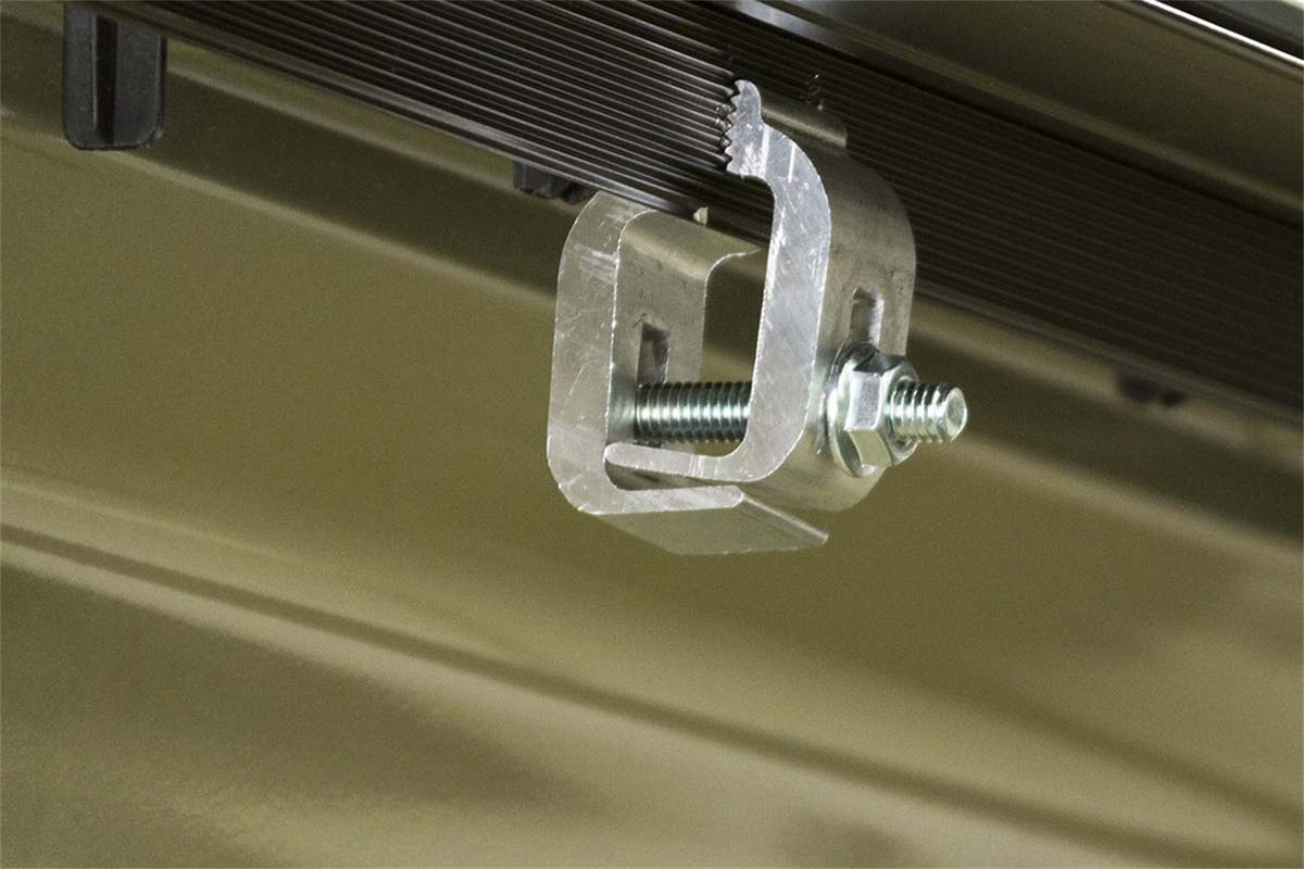 Access 42309 Access 42309 Lorado 07-13 Chevy/GMC Full Size 5ft 8in Bed Roll-Up Cover