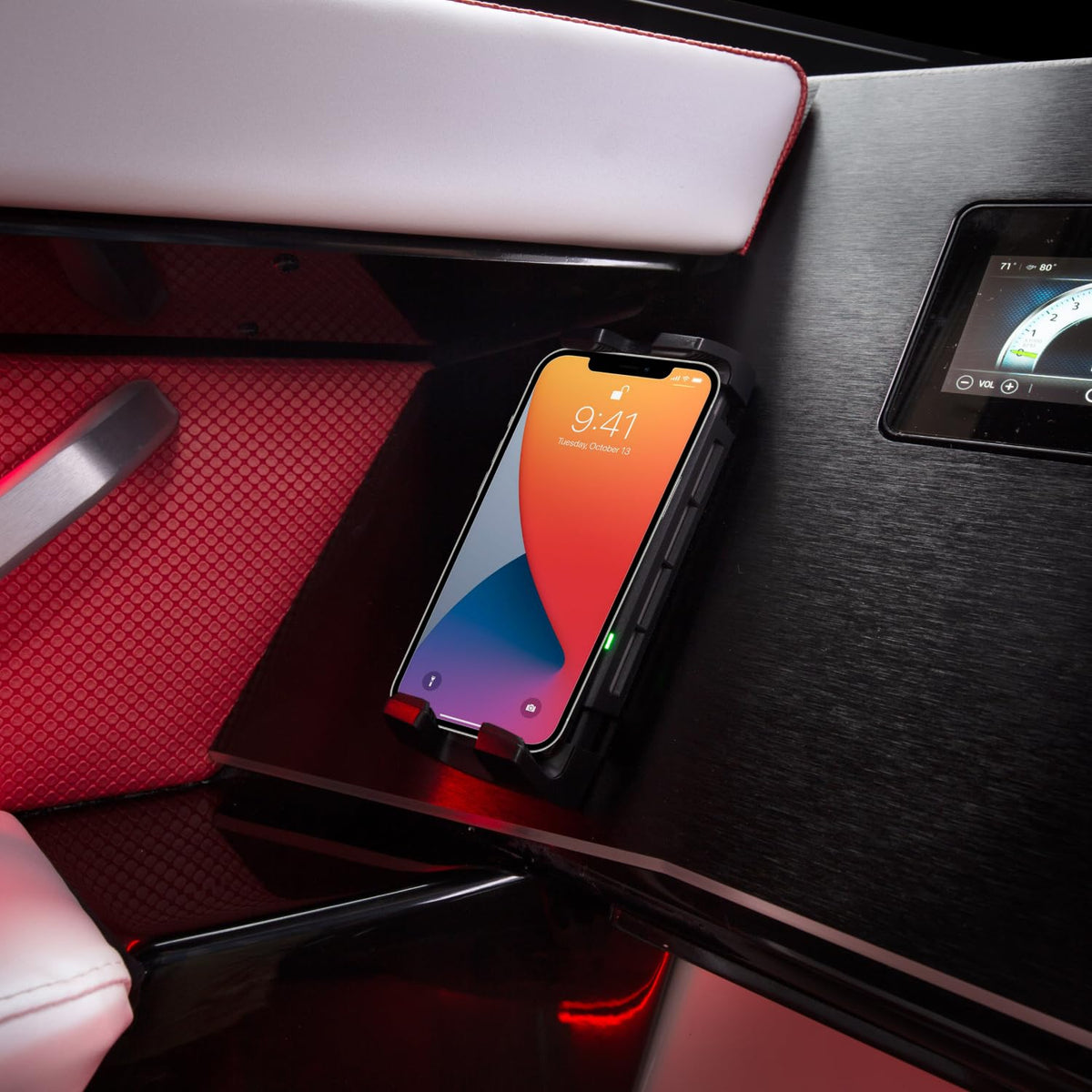 SCANSTRUT SC-CW-04G SCANSTRUT Active 15W Waterproof Wireless Charger Mount, IPX6 Rated, 12/24V Qi Fast Charging Phone Holder for Boats, RVs & ATVs, One-Hand Docking, Secure Grip, Universal Compatibility