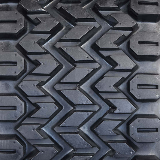 Carlisle HD Field Trax tire tread