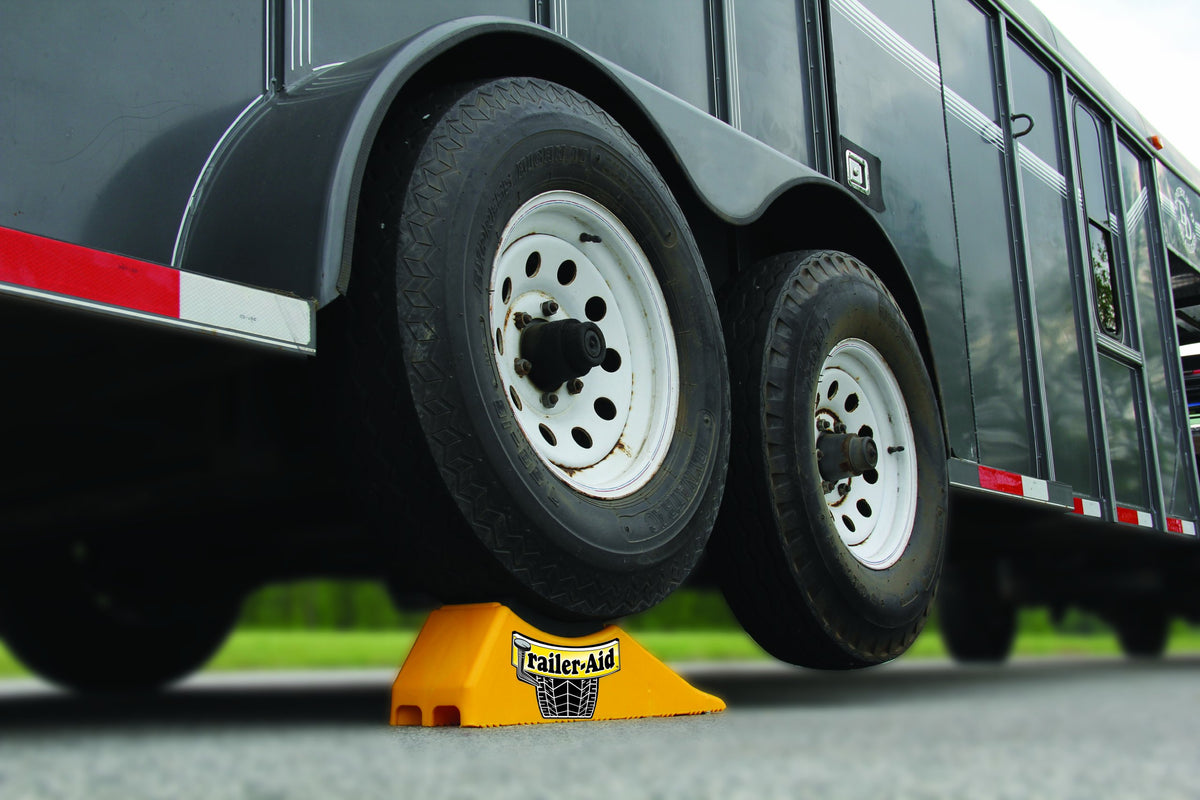 CAMCO 21 Trailer Aid Camco Tandem Tire Changing Ramp with 4.5-Inch Lift, Yellow (21000)
