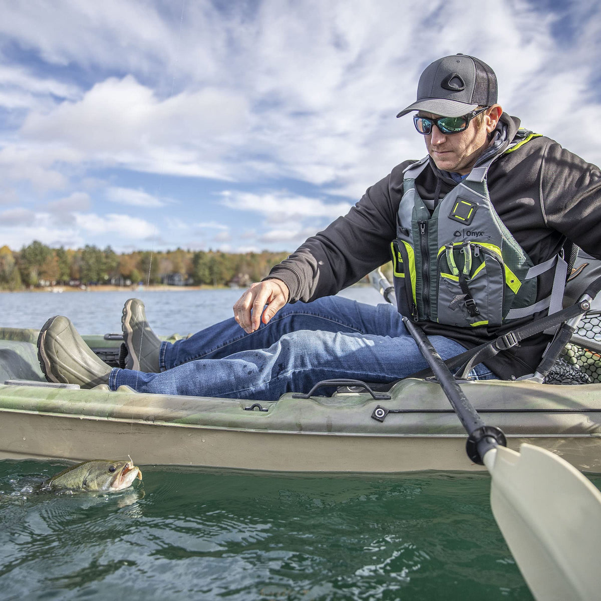 Onyx 123200-400-020-23 Onyx Air Span Angler USCGA Life Jacket