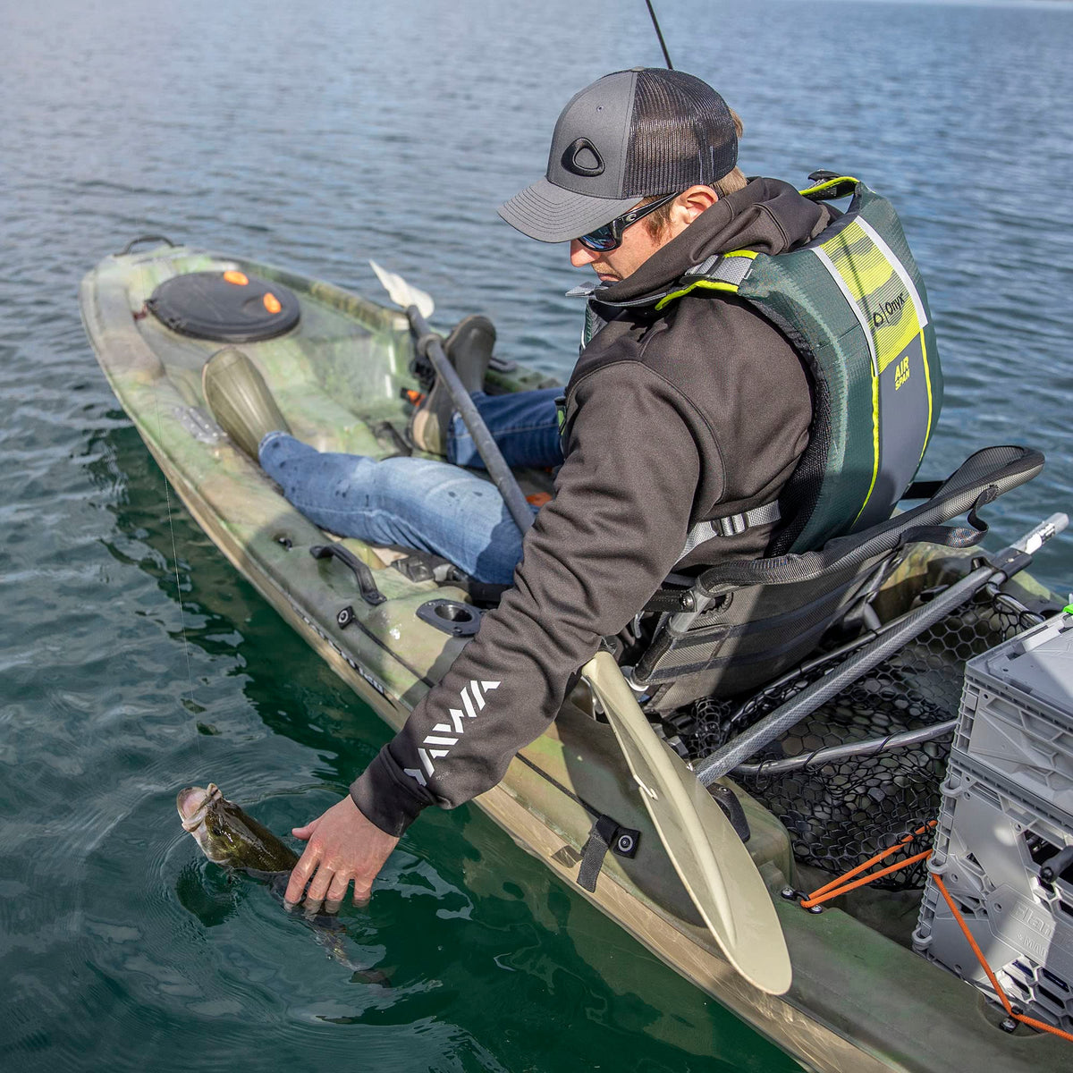 Onyx 123200-400-020-23 Onyx Air Span Angler USCGA Life Jacket