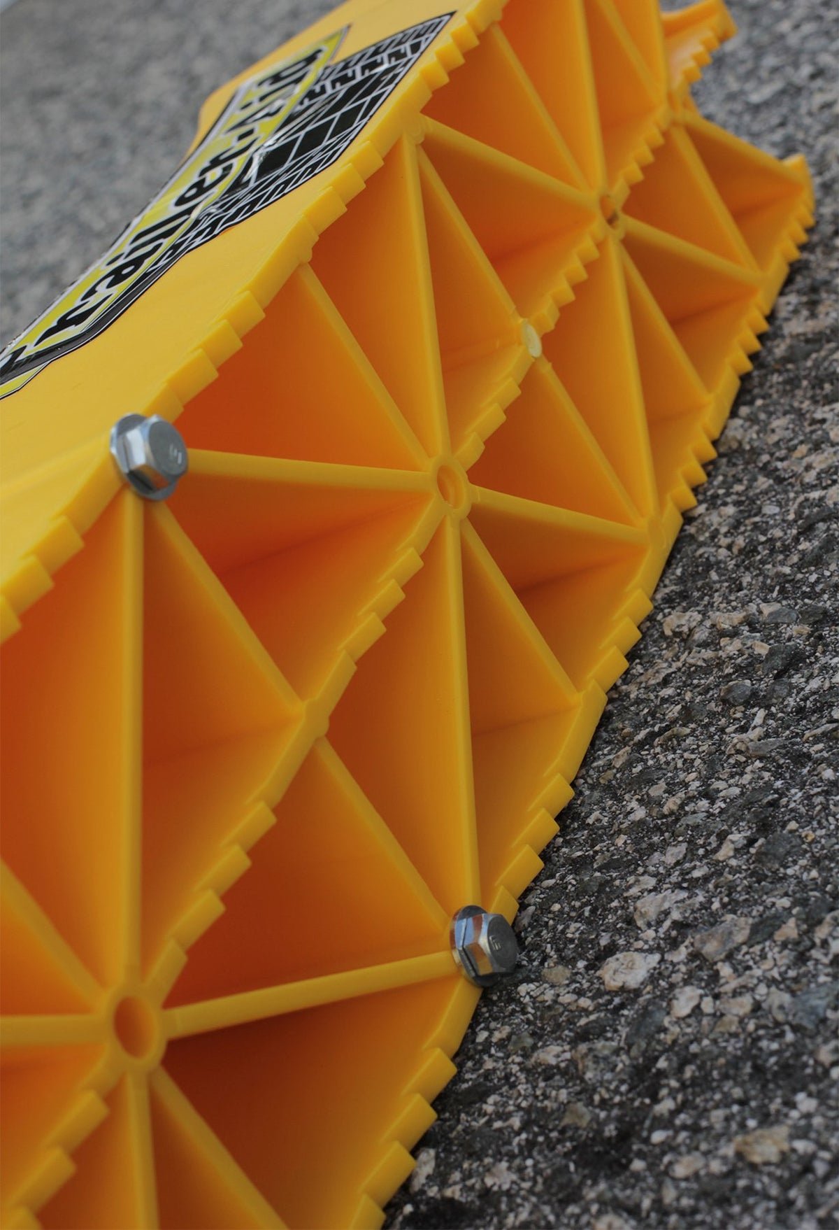 CAMCO 21 Trailer Aid Camco Tandem Tire Changing Ramp with 4.5-Inch Lift, Yellow (21000)