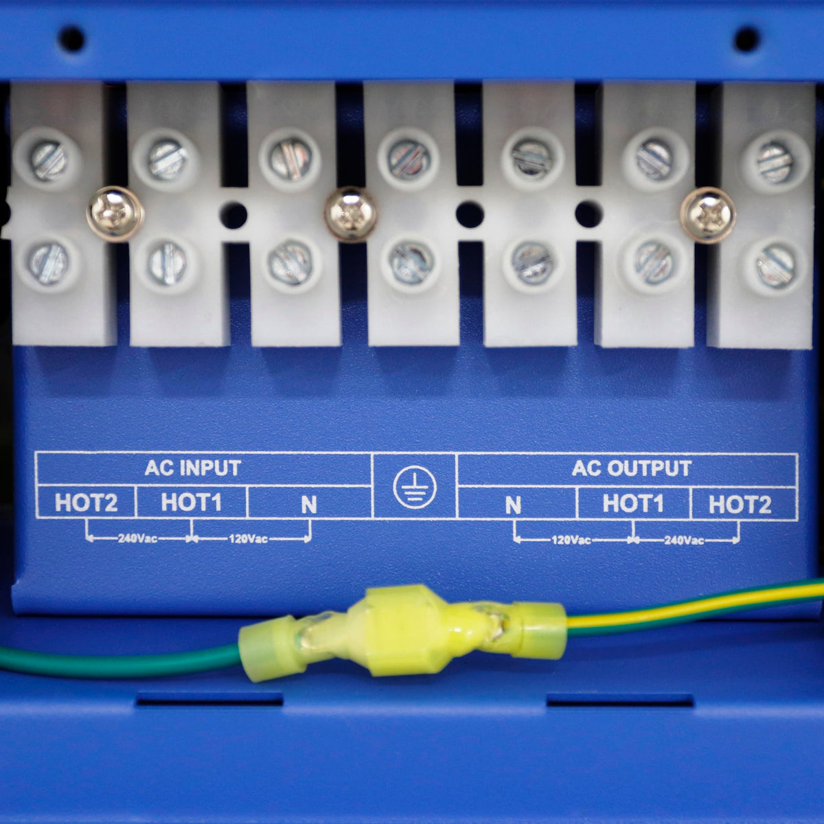 AIMS POWER PICOGLF3K12050BY AIMS 3000W 12V Pure Sine Inverter Charger w Transfer Switch 120/240V ETL