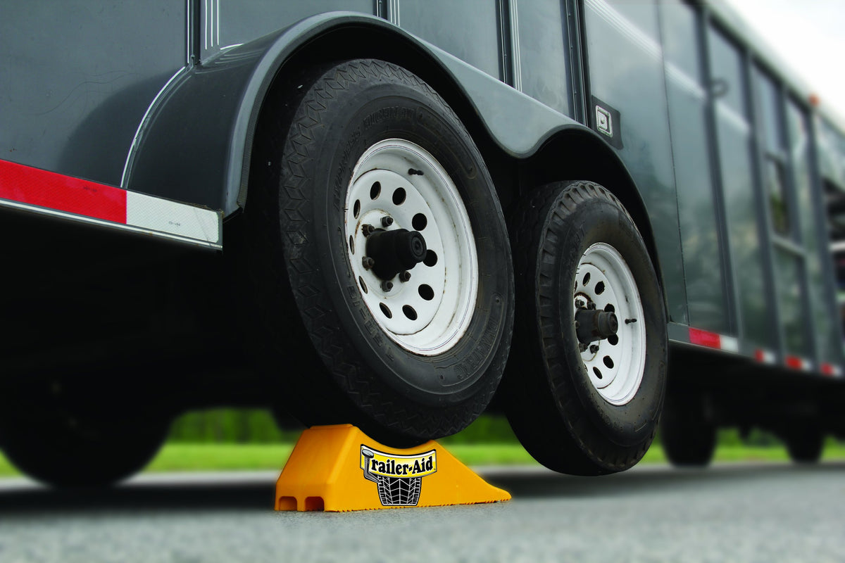 CAMCO 21 Trailer Aid Camco Tandem Tire Changing Ramp with 4.5-Inch Lift, Yellow (21000)