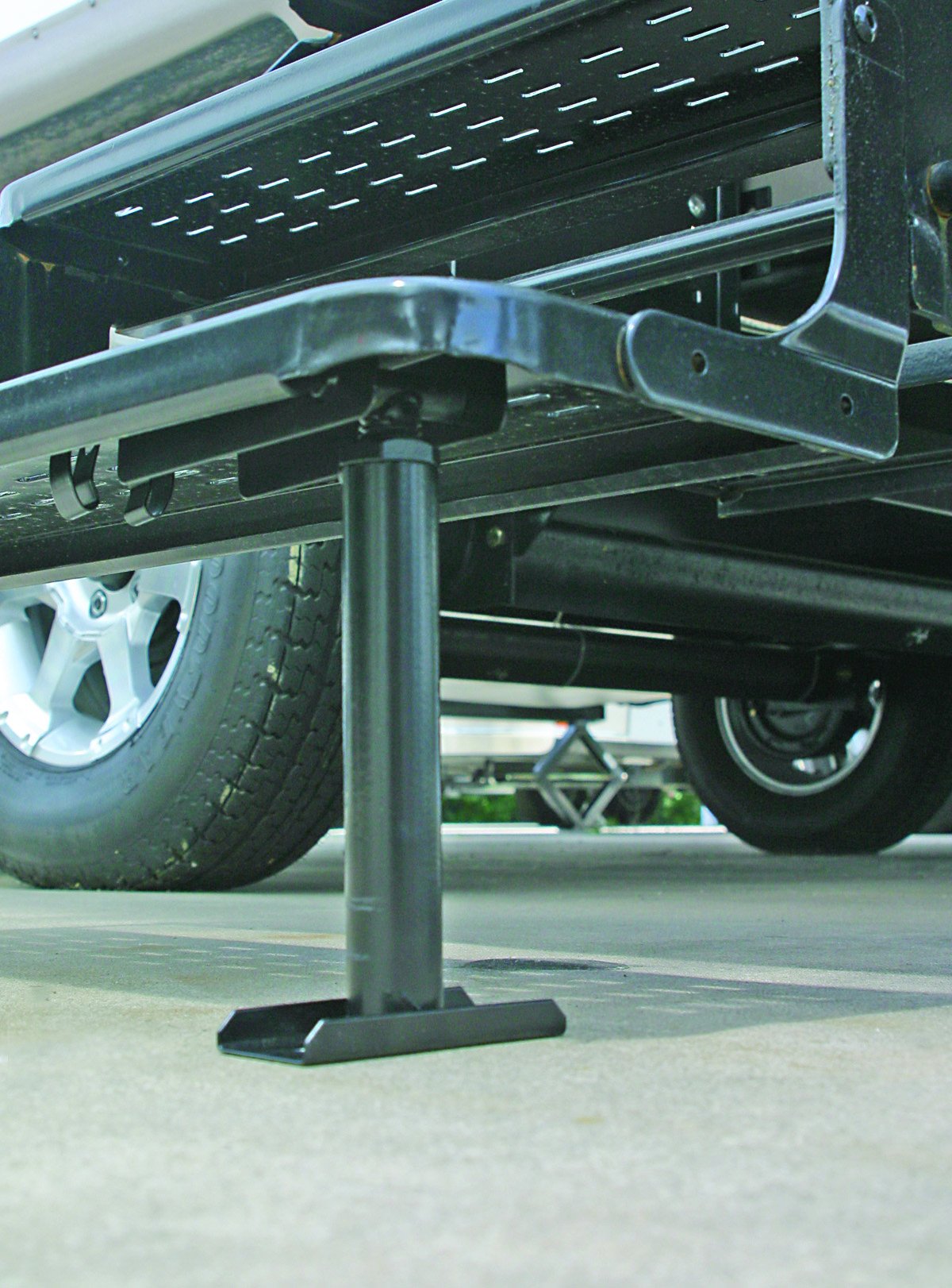 CAMCO 43671 Camco Self Stor RV Step Brace - Stabilizes Camper Steps & Limits Rocking & Sag - Heavy-Gauge Steel Adjustable Design - Extends from 8.5 inches to14 inches High - 1,000lb Weight Rating (43671)