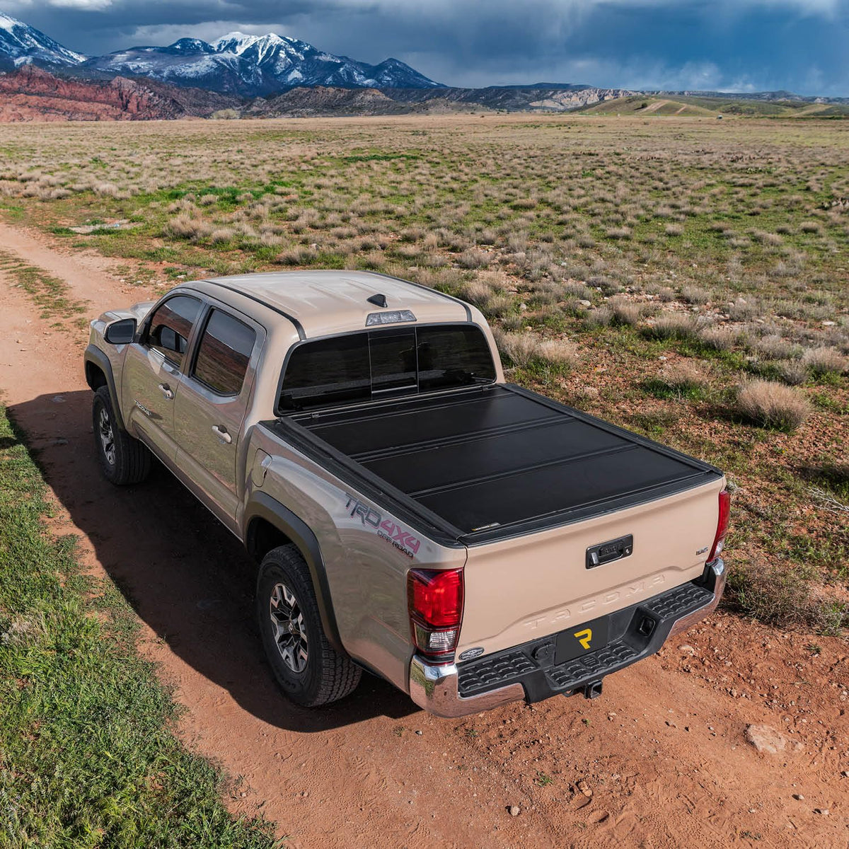 UNDERCOVER UX42019 RealTruck Undercover Ultra Flex Hard Folding Truck Bed Tonneau Cover | UX42019 | Fits 2024-2025 Toyota Tacoma 5' Bed (60")