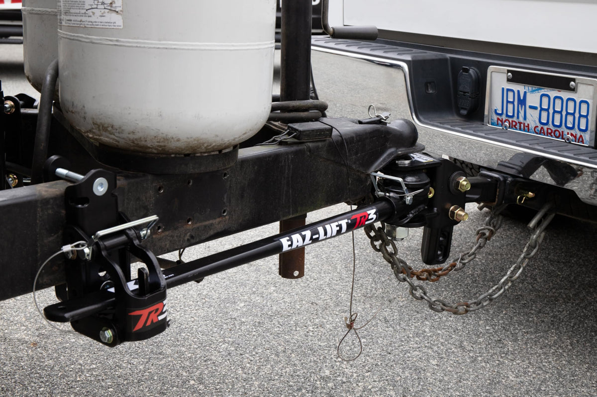 CAMCO 48901 Camco Eaz-Lift TR3 600lb Weight Distribution Hitch Kit - Features 800lb Max Tongue Weight Rating, Pre-Installed 2-5/16-inch Hitch Ball, and Adjustable Sway Control - (48901)