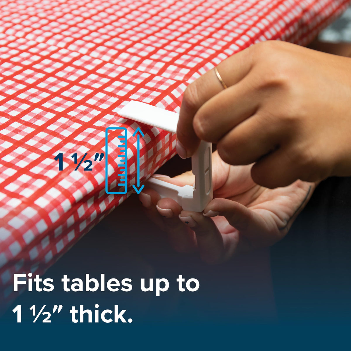 CAMCO 51077 Camco Deluxe Tablecloth Clamps | Features a Spring-Loaded Design for a Strong Hold, a Heavy-Duty Plastic Construction, and Fits Tables Up to 1-1/2-Inches Thick | 4-Pack (51077)