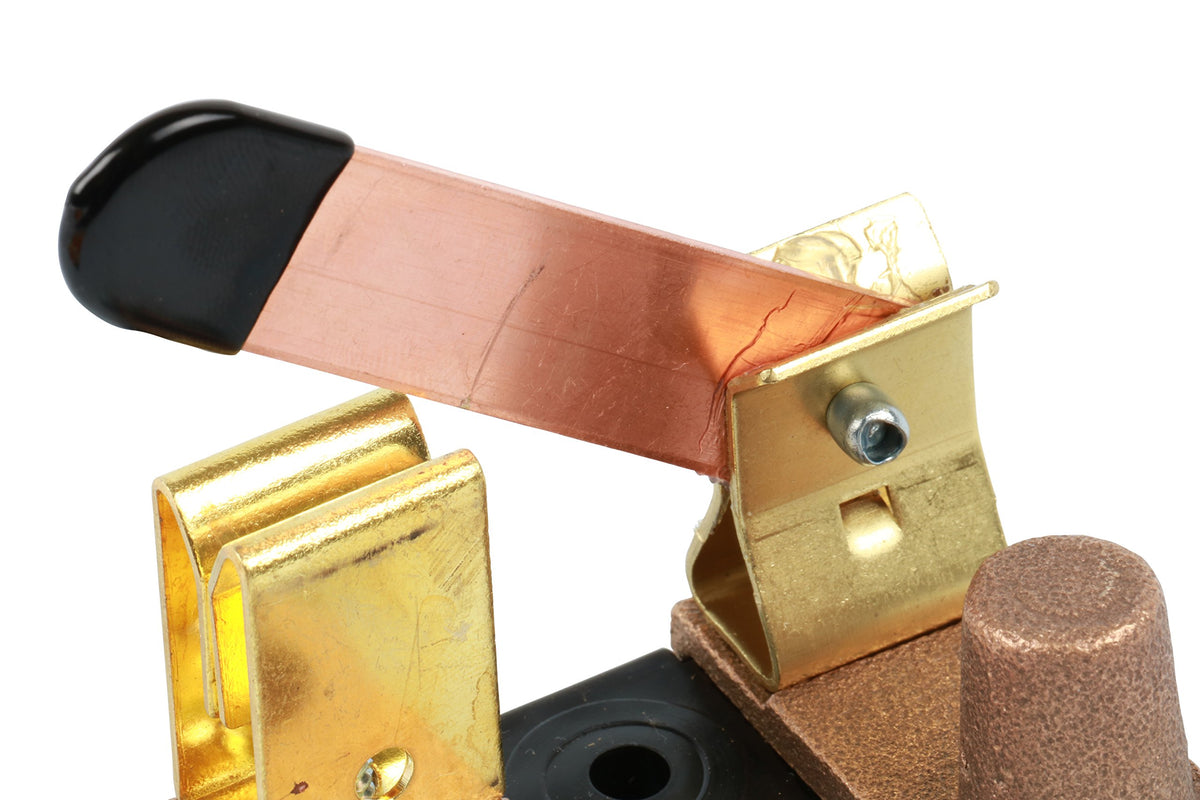 WIRTHCO 20138 Battery Doctor Top Post Battery Disconnect Switch, Knife-Blade Low Vertical, 5/8 Inch Post, 250/750 Amp at 12V, 3 x 4 x 2 Inches (20138)