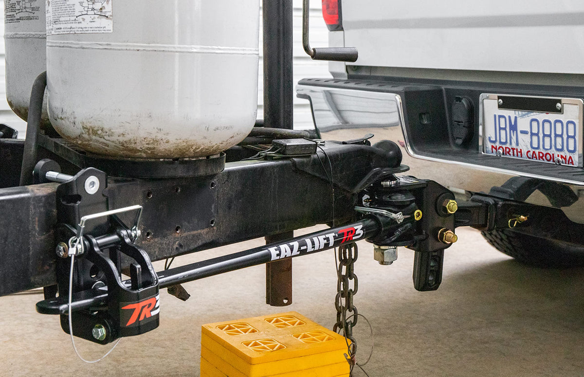 CAMCO 48901 Camco Eaz-Lift TR3 600lb Weight Distribution Hitch Kit - Features 800lb Max Tongue Weight Rating, Pre-Installed 2-5/16-inch Hitch Ball, and Adjustable Sway Control - (48901)