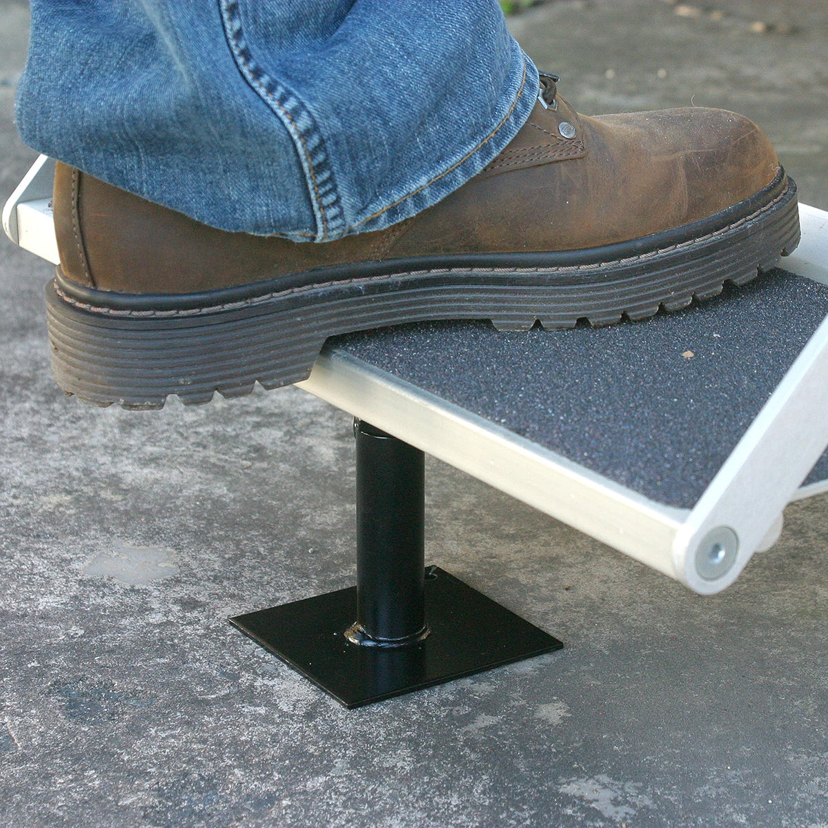 CAMCO 43691 Camco Camper/RV Save-A-Step Brace - Stabilizes RV Steps & Protects Camper Step from Sag and Wear - Features 1,000lb Load Rating & Adjusts from 7-5/8” to 14” - Crafted of Heavy-Gauge Steel (43691)