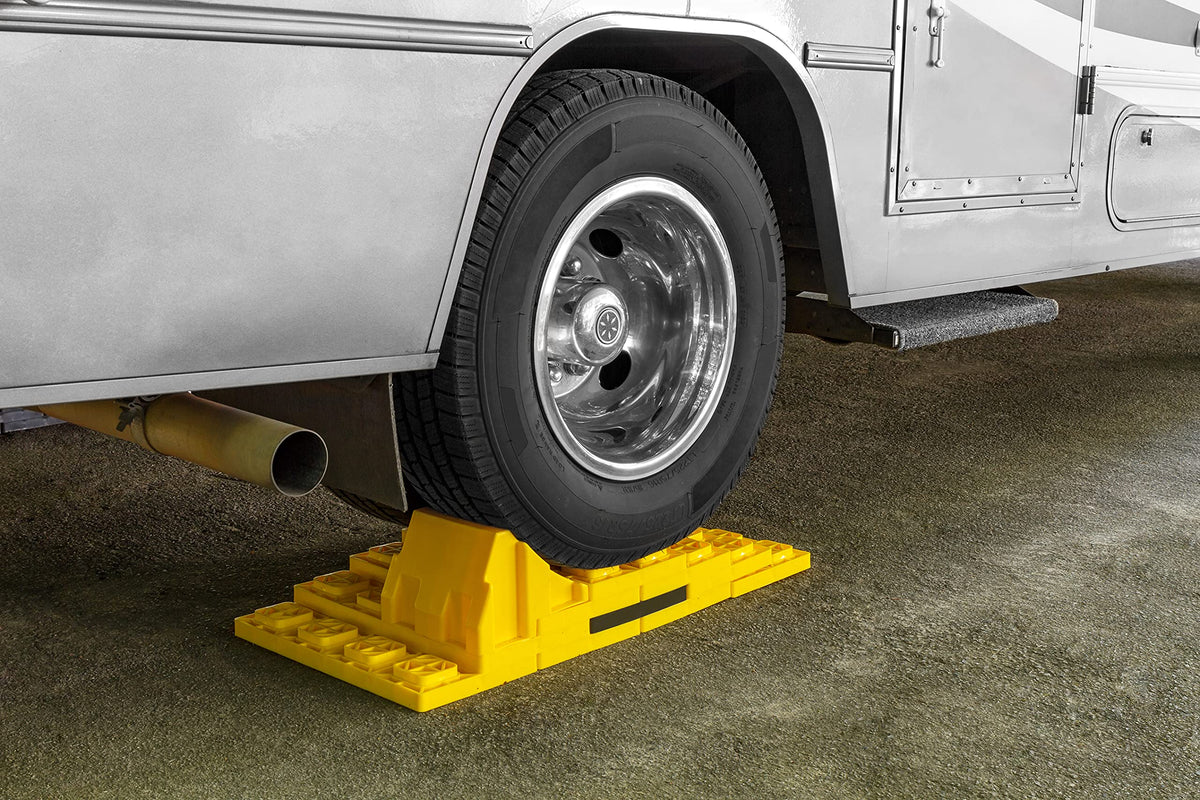 CAMCO 44401 Camco Camper/RV Leveling Block Wheel Chocks - Stabilize & Center Wheels Easier - Helps Eliminate Dangerous Tire Movement - Sized for Larger Vehicle Tires - 2-Pack (44401)