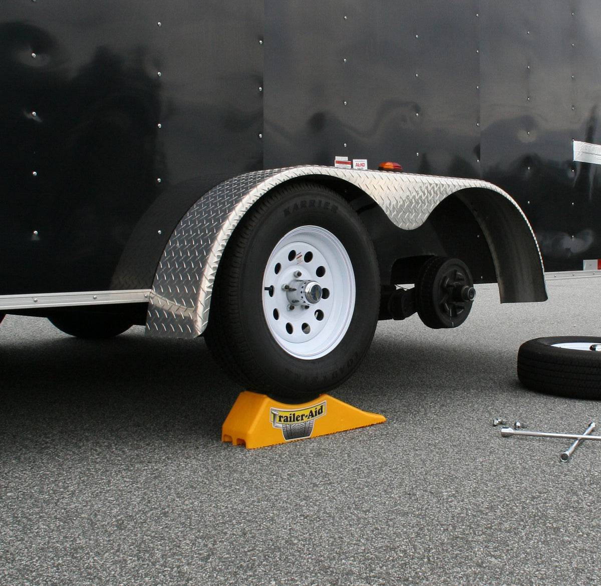 CAMCO 23 Camco Trailer Aid Plus Tandem Trailer Flat Tire Changing Ramp with 5.5" Lifting Capability, Holds Up to 15,000 Pounds, Yellow