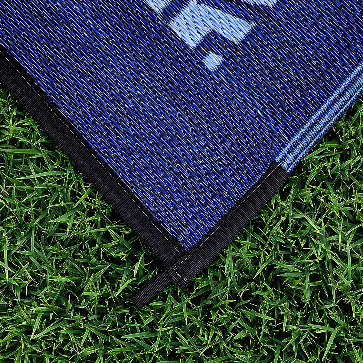 CAMCO 42876 Camco Large Reversible Outdoor Patio Mat - Easy to Clean, Perfect for Picnics, Cookouts, Camping, and The Beach (6' x 9', Lattice Blue Design) (42876)