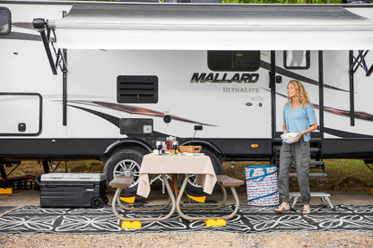 CAMCO 44501 Camco Camper/RV Leveling Blocks - Features Stackable Interlocking Design & Includes Zippered Bag for RV Storage - Compatible w/Single Wheels, Dual Wheels, Tandem Axles & More - 4-Pack (44501)