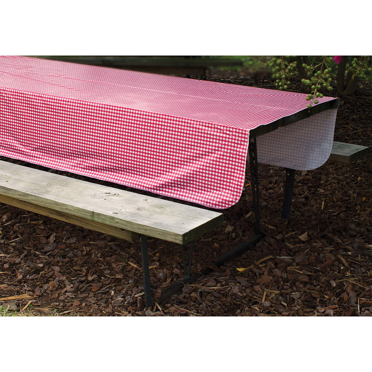 CAMCO 51019 Camco 51019 Red/White 52" x 84" Table Cloth
