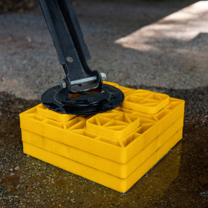 CAMCO 44501 Camco Camper/RV Leveling Blocks - Features Stackable Interlocking Design & Includes Zippered Bag for RV Storage - Compatible w/Single Wheels, Dual Wheels, Tandem Axles & More - 4-Pack (44501)