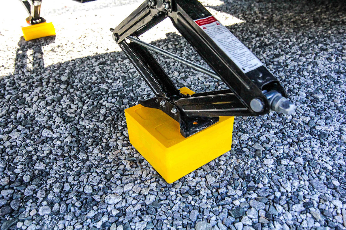CAMCO 44500 Camco Camper/RV Leveling Block Cap - Provides More Stable & Safer Surface for Jacks or Stabilizers - Secure 2 Blocks Together - 4-Pack (44500)